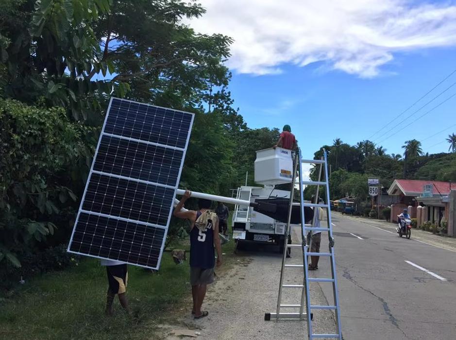 Outdoor Commercial Solar Lighting in Florida